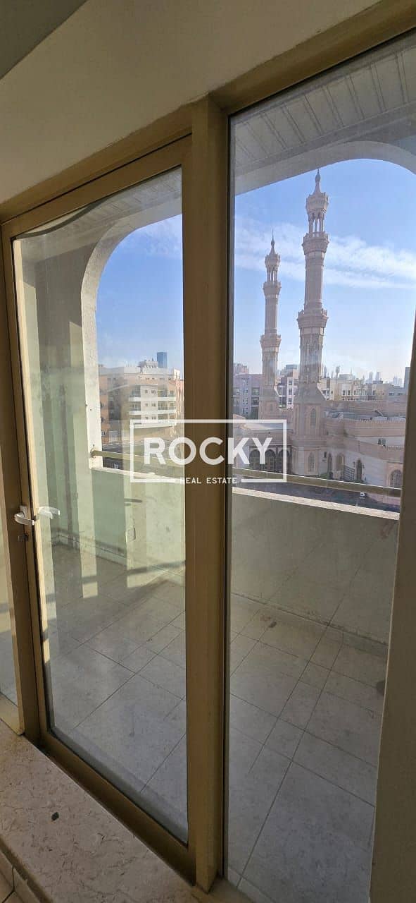 1 BR with Pool, Gym, Sauna in Bur Dubai - Image 12