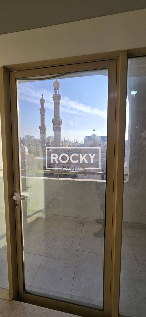 1 BR with Pool, Gym, Sauna in Bur Dubai - Image 13