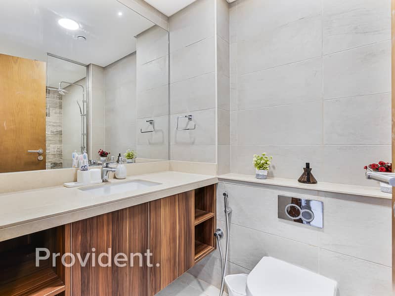 Luxury 1-Bedroom | Sea View | Fully Furnished - Image 6