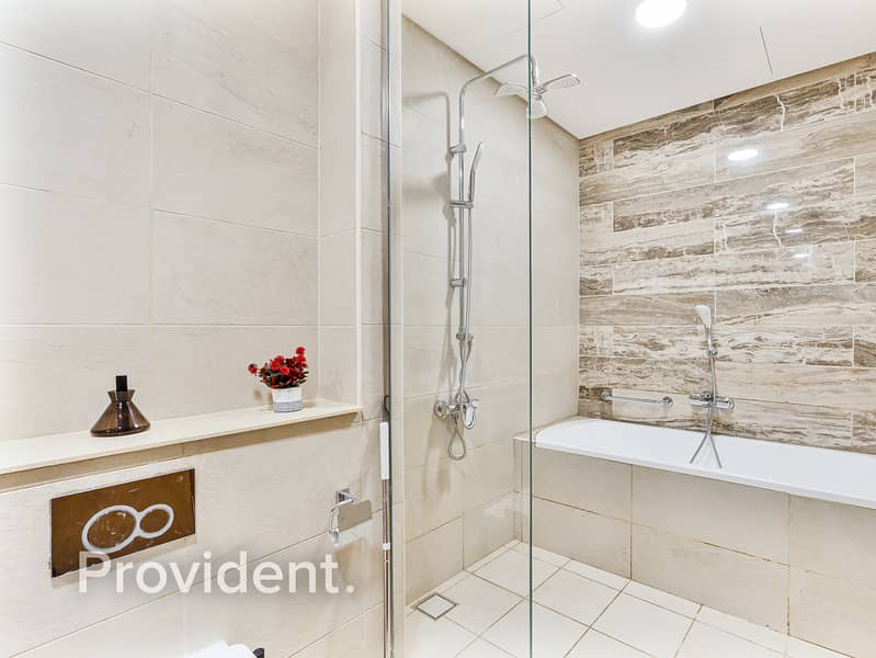 Luxury 1-Bedroom | Sea View | Fully Furnished - Image 7