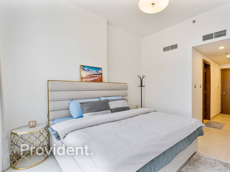 Luxury 1-Bedroom | Sea View | Fully Furnished - Image 10