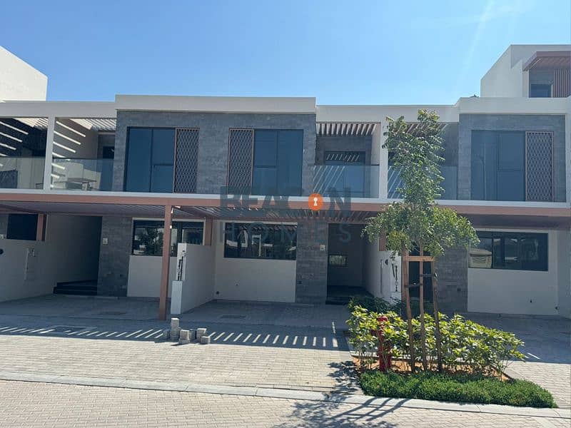 Single Row | Nearby Trump Golf Club | Trump Finishing