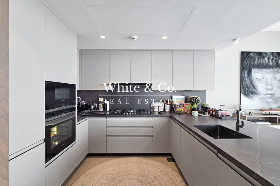 Full Burj Khalifa Skyline View | Upgraded - Image 9