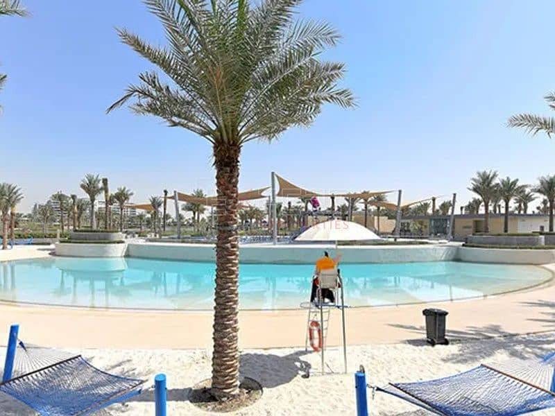 Burj & Golf Course View | Hot Offer | Spacious Layout - Image 10