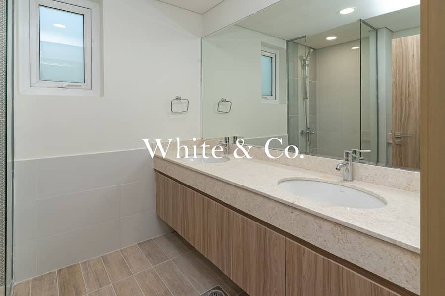 Family Home | Single Row | Close to Exit. - Image 9