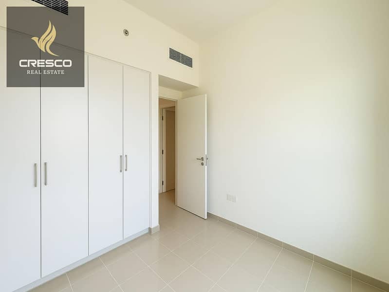 Pool View | Multiple Checks | Spacious - Image 9