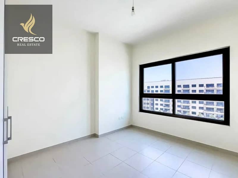 Pool View | Multiple Checks | Spacious - Image 12