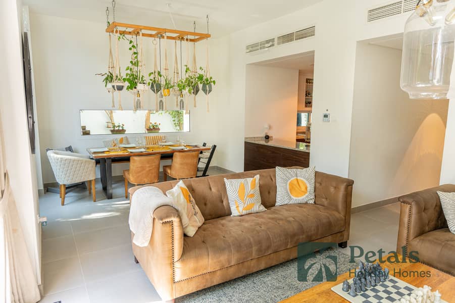 Contemporary Family Living – Short-Term Stay at Arabella Villas, Mudon