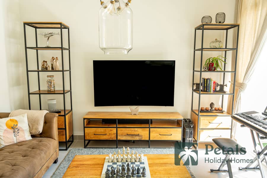 Contemporary Family Living – Short-Term Stay at Arabella Villas, Mudon