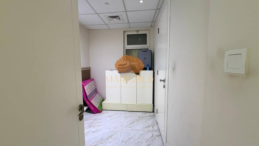 AVAILABLE NOW | HUGE 3BED +M | PREMIUM BUILDING