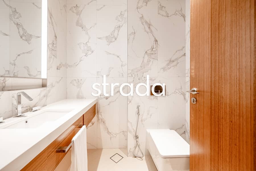 Fountain view | Best layout | Vacant - Image 8