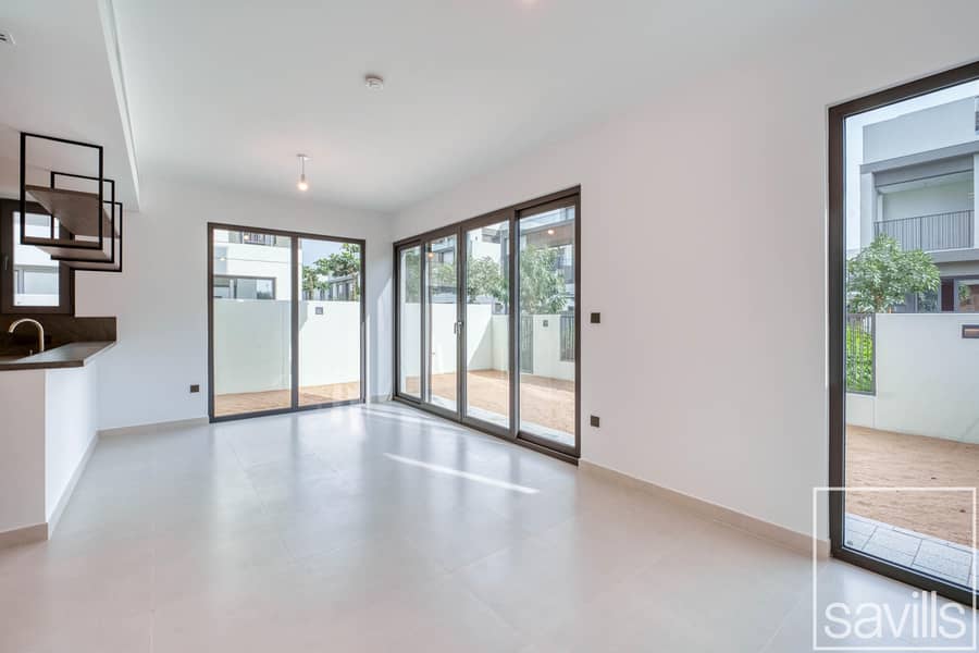 Internal | Open Kitchen | Entertainment Sky Suite - Image 6