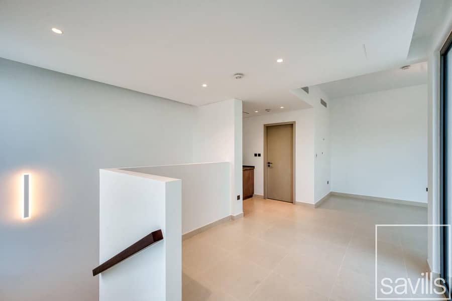 Internal | Open Kitchen | Entertainment Sky Suite - Image 8