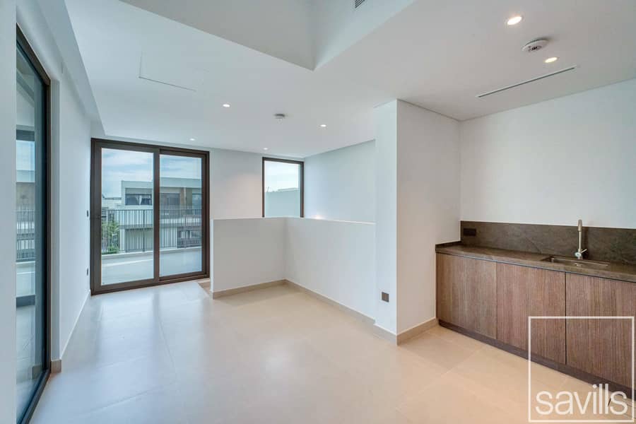 Internal | Open Kitchen | Entertainment Sky Suite - Image 9