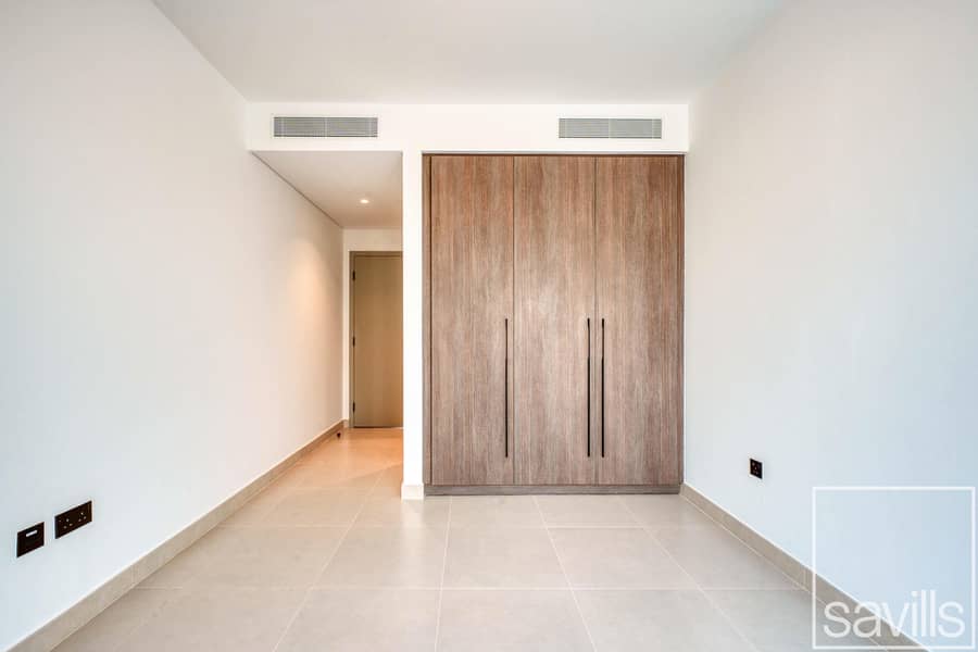 Internal | Open Kitchen | Entertainment Sky Suite - Image 13