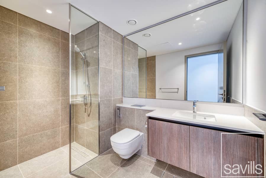 Internal | Open Kitchen | Entertainment Sky Suite - Image 14