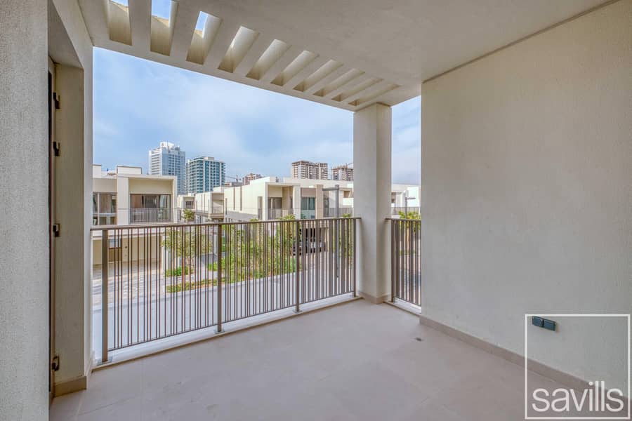 Internal | Open Kitchen | Entertainment Sky Suite - Image 16