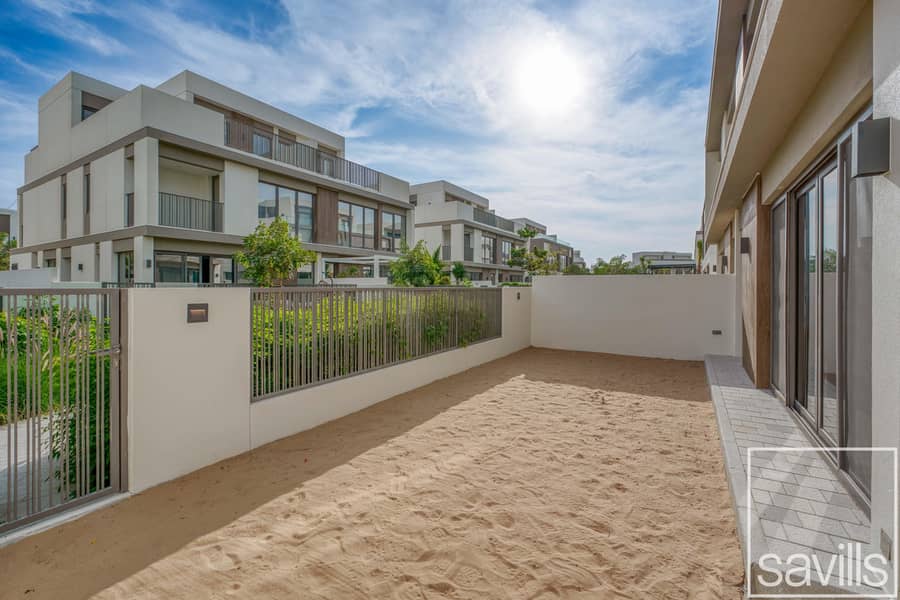 Internal | Open Kitchen | Entertainment Sky Suite - Image 17