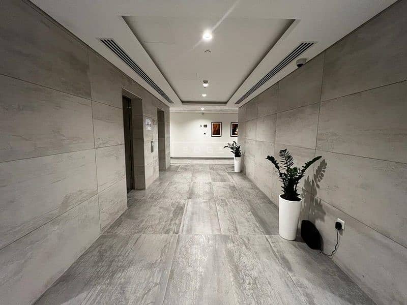 Comfy | Spacious | Well Maintained - Image 15