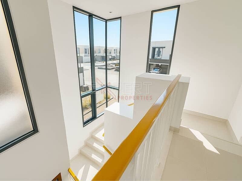 Spacious 4-Bed Villa | Ideal Family Home |Flexible Cheque Options - Image 9