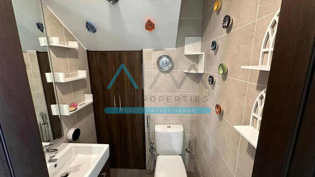 **Exquisite 3-Bedroom Luxury Villa , Terrace & Grand Garden** - Image 28