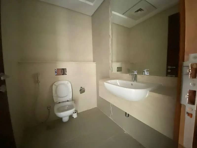 Well-Maintained 1BHK | Prime Location | Reef Residence