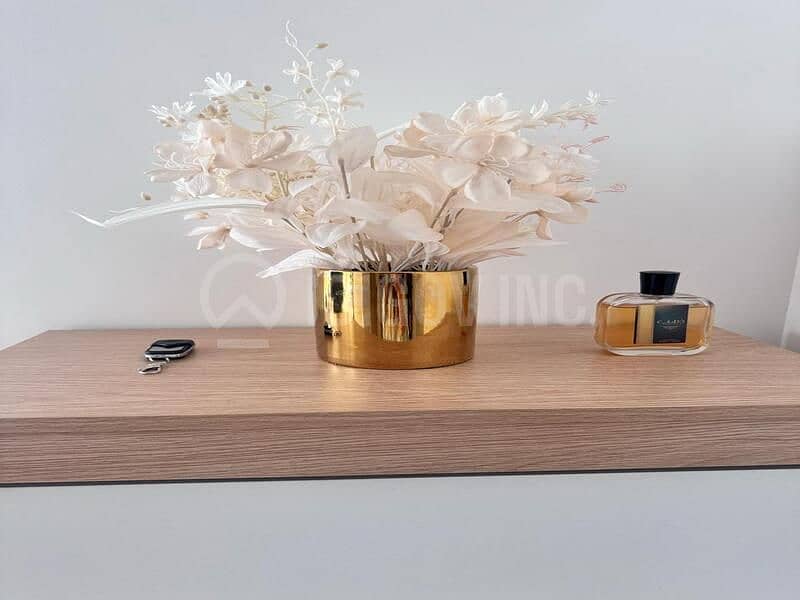 Fully Furnished | Rented ROI 7.2 % | High Floor - Image 10