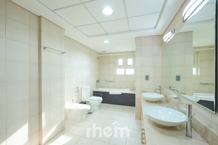 High floor | Prime location | 3BR + Maid - Image 11