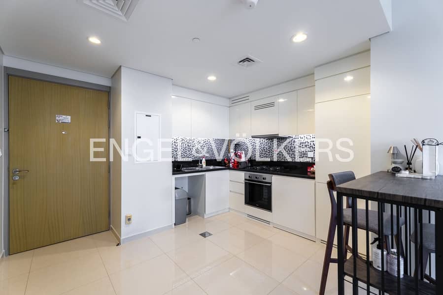 Exclusive, High floor, Furnished