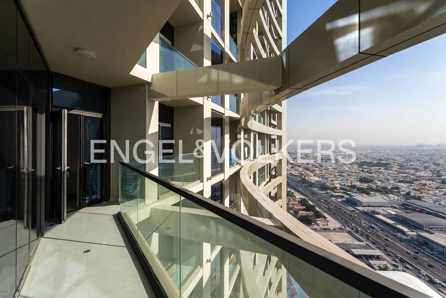 Exclusive, High floor, Furnished - Image 11