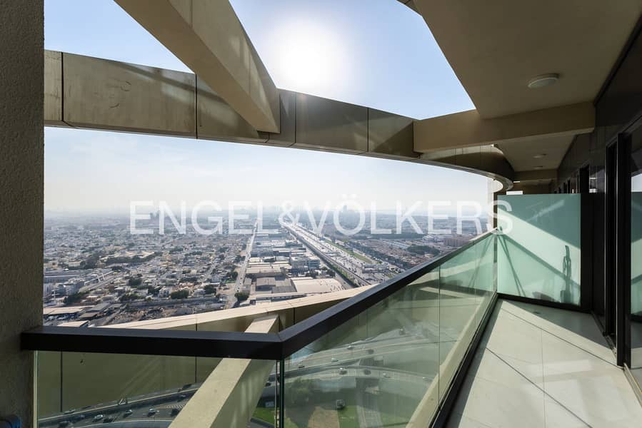 Exclusive, High floor, Furnished - Image 12