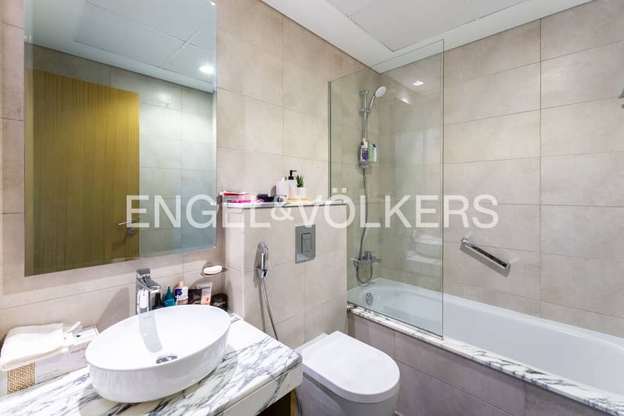 Exclusive, High floor, Furnished - Image 16