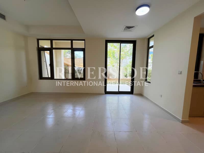 Corner Unit | Vacant | Near Amenities