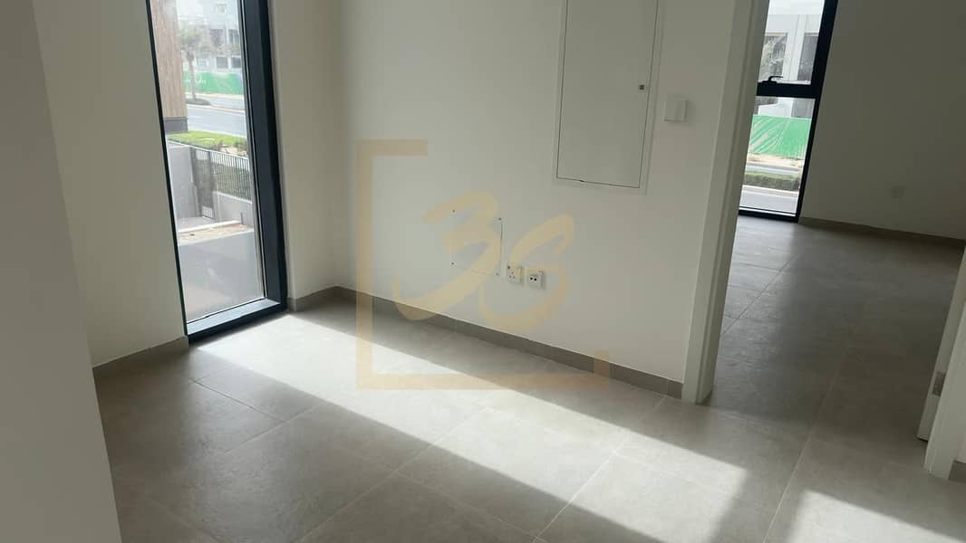 Single Row | Multiple Options | Area Specialist - Image 15