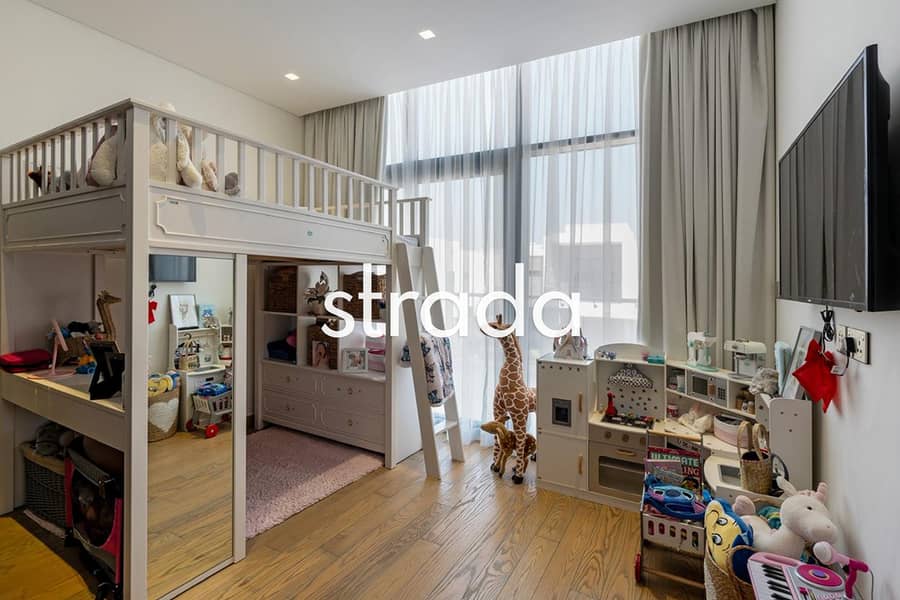 Standalone | Close to pool | Vacant - Image 12