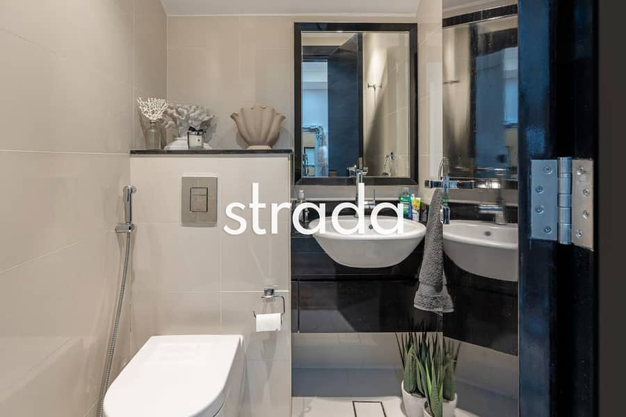 Standalone | Close to pool | Vacant - Image 16