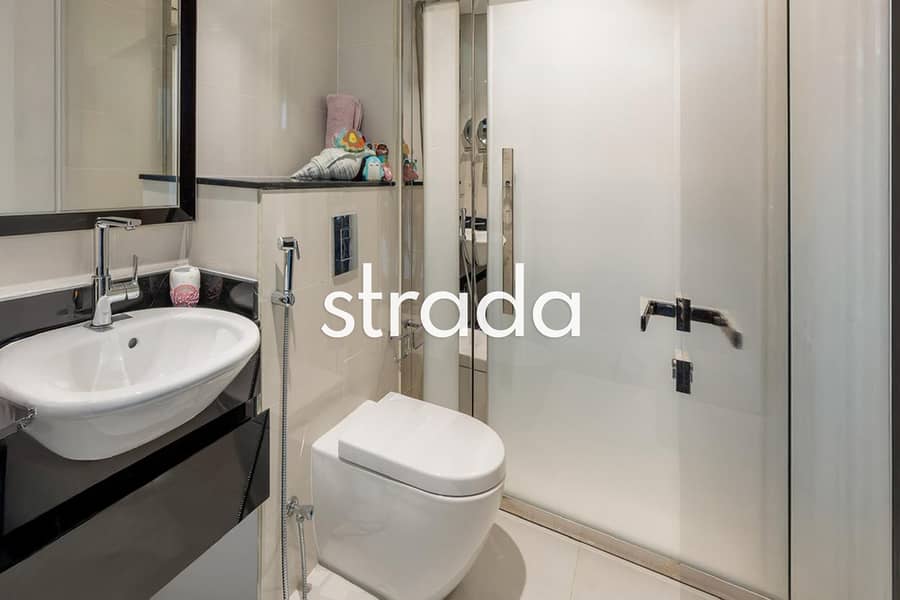 Standalone | Close to pool | Vacant - Image 17