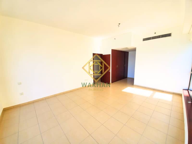 Ain Dubai/Sea View | Vacant | High Floor - Image 11