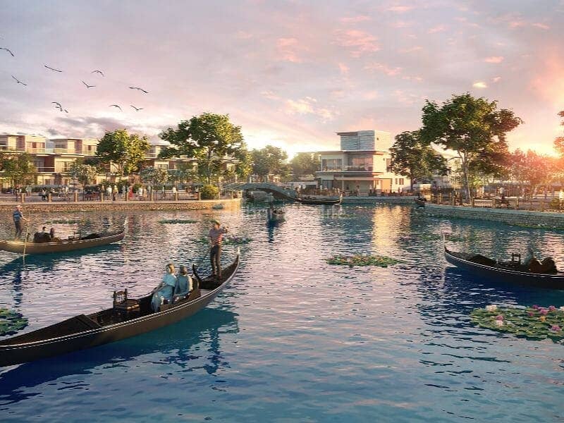 Signature Luxury | Exclusive | V1000 | Waterfront - Image 8