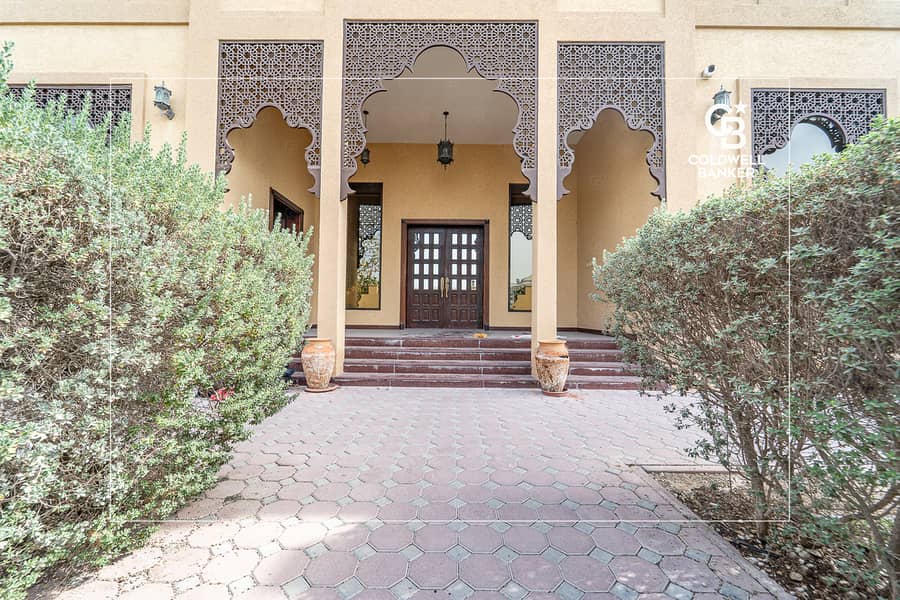 Huge layout | Vacant | Bungalow