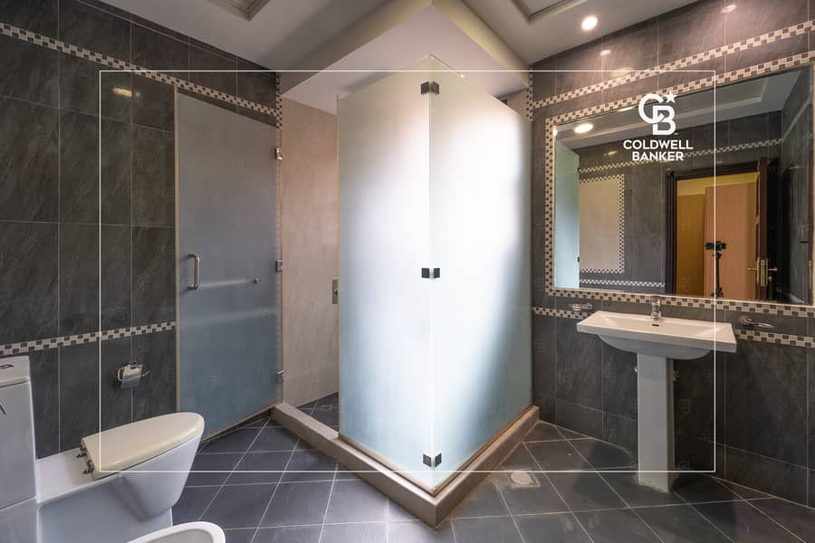 Huge layout | Vacant | Bungalow - Image 13