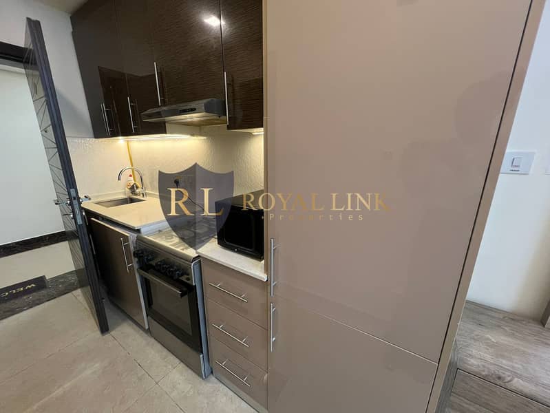 Brand New Fully Furnished Ready to Move 12 Cheqs - Image 9