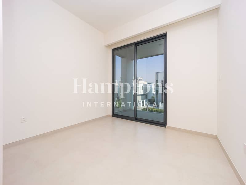 Brand New | Modern Layout | Single Row - Image 6