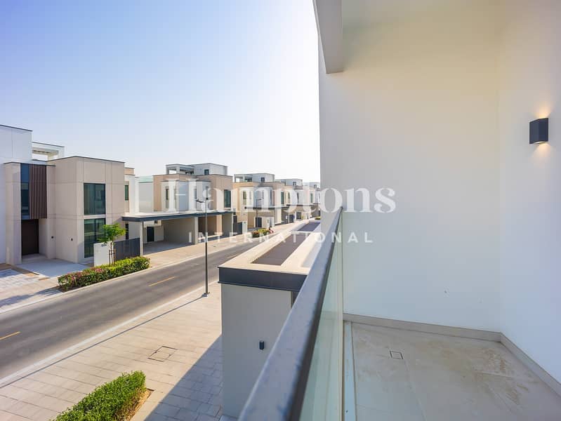 Brand New | Modern Layout | Single Row - Image 7