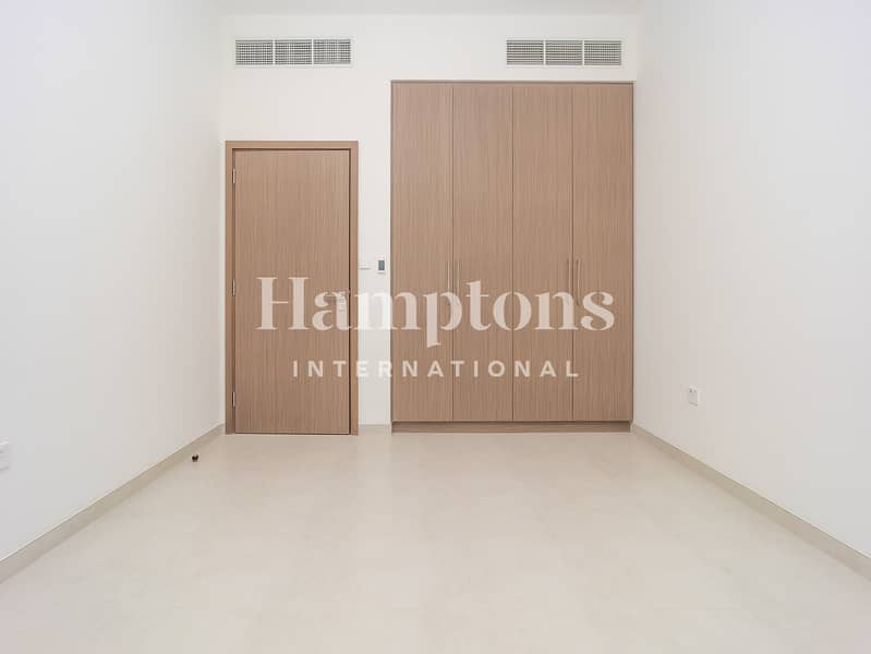 Brand New | Modern Layout | Single Row - Image 8