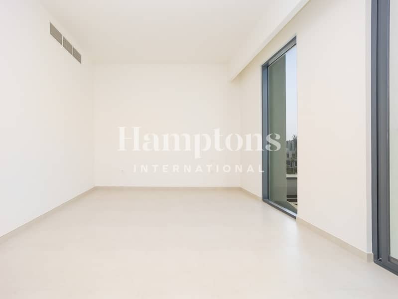 Brand New | Modern Layout | Single Row - Image 10