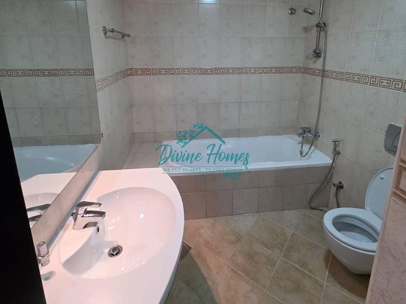 2 PARKINGS | Marina View | Huge Size | Spacious - Image 13