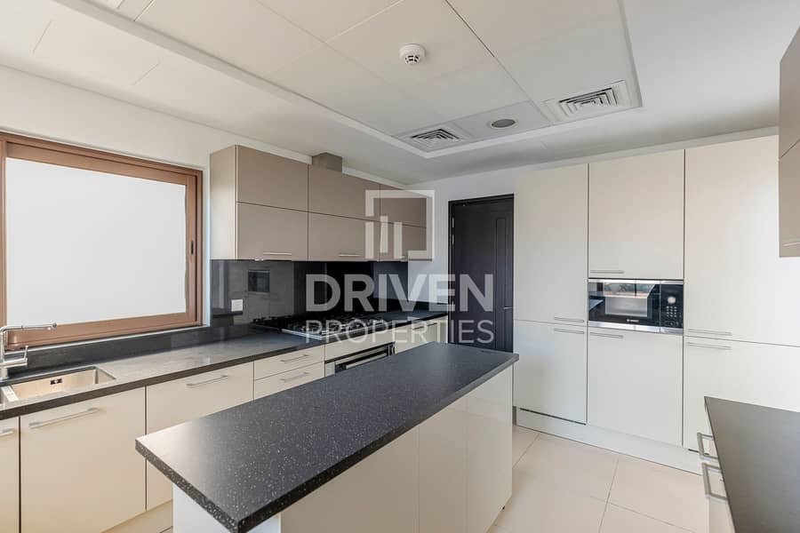 Prime Location | Ready to Move in | Private Pool - Image 7