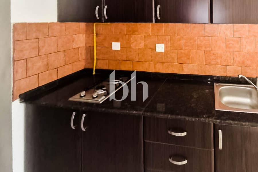 Ready to move | Pool View | Near Circle Mall - Image 8