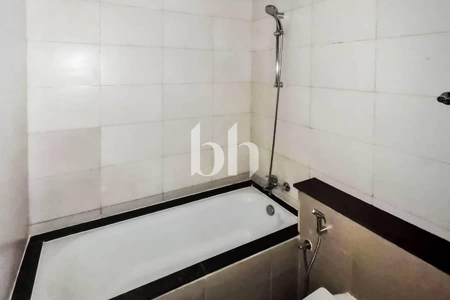 Ready to move | Pool View | Near Circle Mall - Image 11